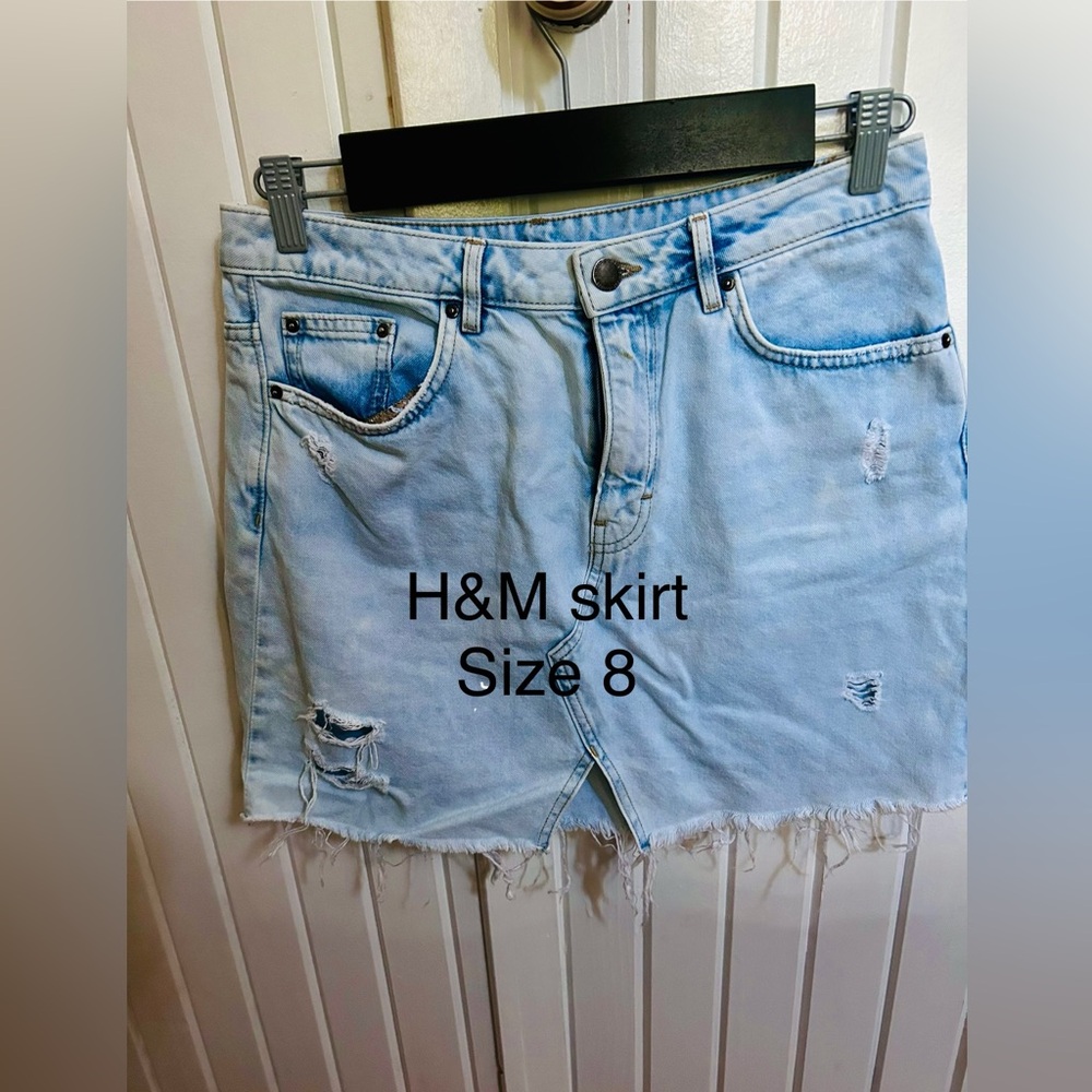 H&M Light Blue Denim Skirt with Frayed Hem